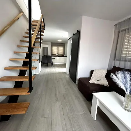 Skyview Duplex Con Vistas 360, Stevier