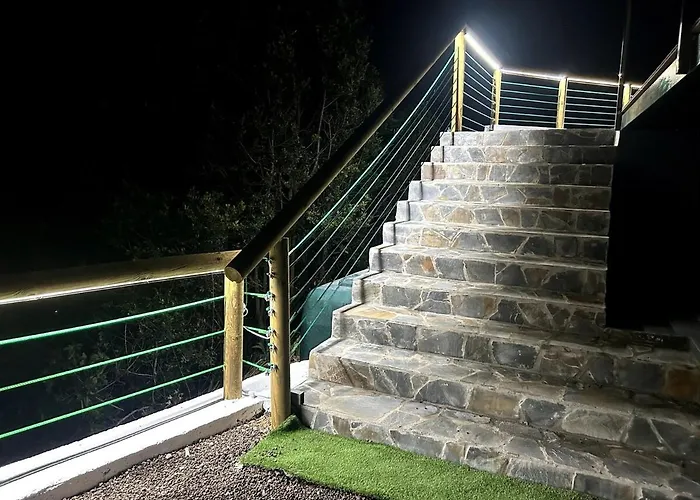 Skyview Duplex Con Vistas 360, Stevier 公寓