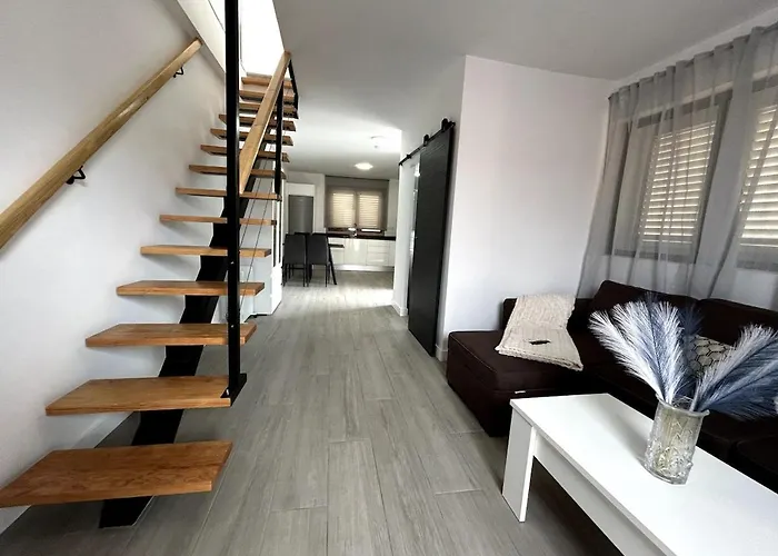 Skyview Duplex Con Vistas 360, Stevier
