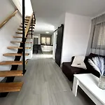Skyview Duplex Con Vistas 360, Stevier